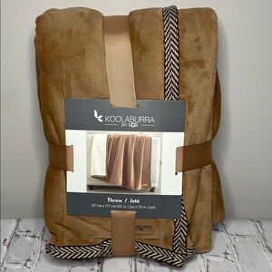 Koolaburra by UGG Soft Fleece Throw